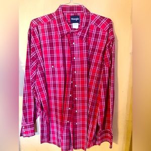 Wrangler long sleeve plaid shirt